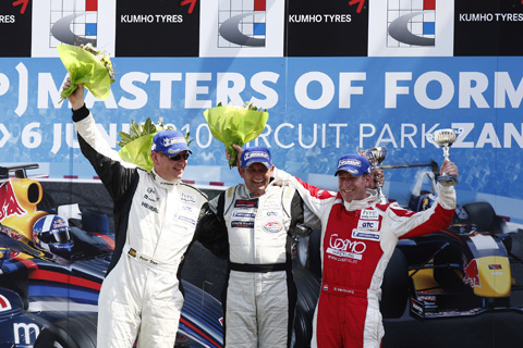 480_podium_legends_5569