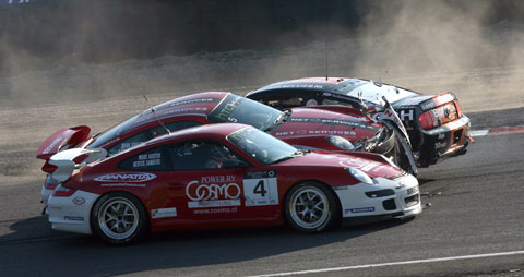 480_gt4_r2_crash_2