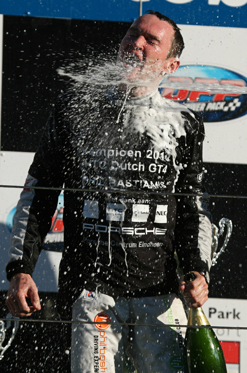 dvz_cpz_finaleraces_gt4_bastiaans champagne2_480