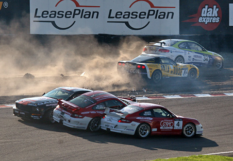 dvz_cpz_finaleraces_gt4_tarzanbocht crash2_480