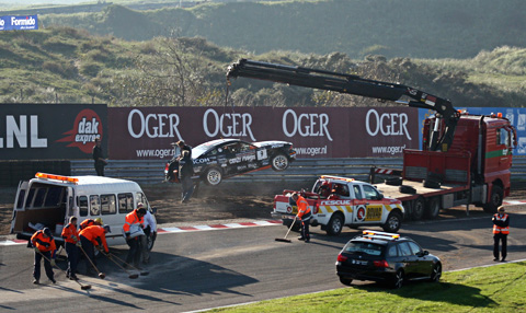 dvz_cpz_finaleraces_gt4_tarzanbocht crash4_480 dvz_cpz_finaleraces_gt4_tarzanbocht crash4_480