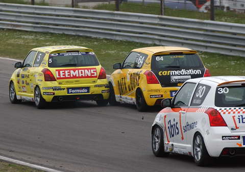 480_close_racing_2_2718 480_close_racing_2_2718