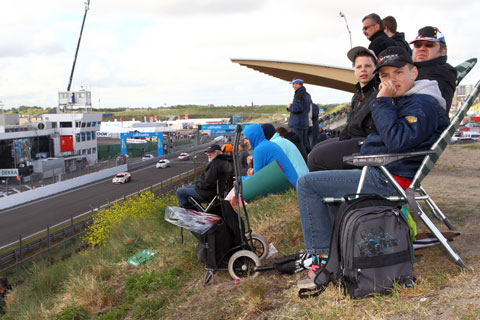 fans_in_duinen_1714
