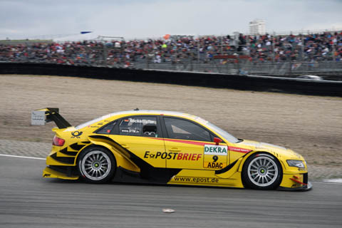 2011_dtm_rockenfeller_actie