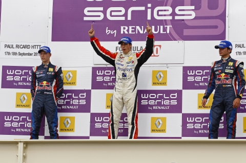 02311814_084_podium