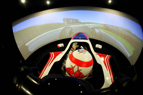 2_alex_brundle_in_simulator_overhead