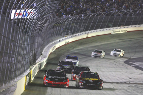 2011_logano_busch_duel_bristol 2011_logano_busch_duel_bristol