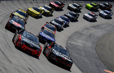 2011bristolmar_nns_race_kahne_busch_restart 2011bristolmar_nns_race_kahne_busch_restart