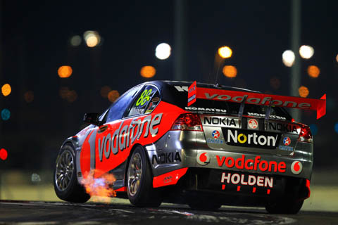 2011_jamie_whincup_r2_abu_dhabi