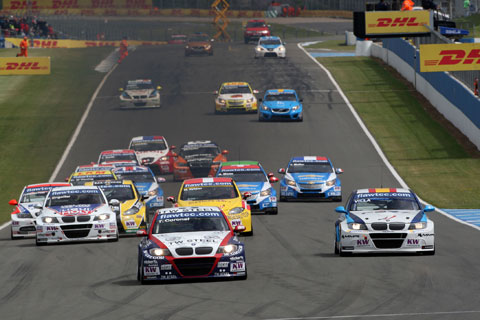 480_Tom-Coronel_Donington-start-Race-2
