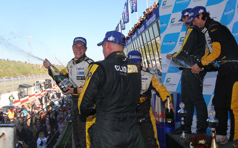 480_podium_4415 480_podium_4415