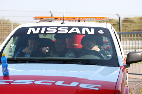 ford_rijders_in_nissan_3190