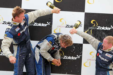 480_champagne_podium_1351