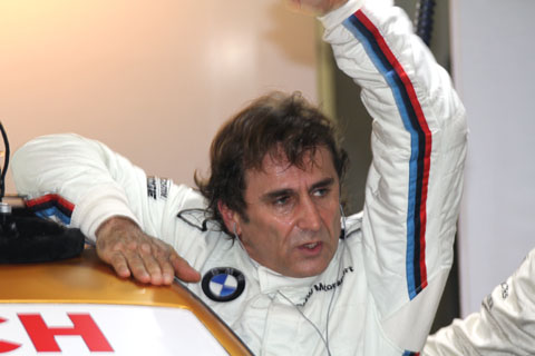 2012_dtm_zanardi_out_of_car