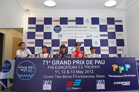120512_f3_pau_r2_persconferentie