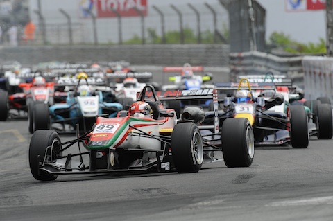 120513_f3_pau_r2_start