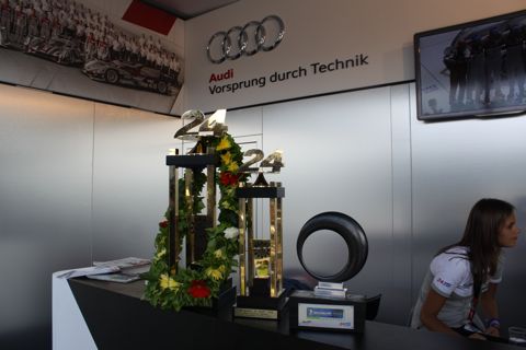 120620_Groeten_LeMans_bekers
