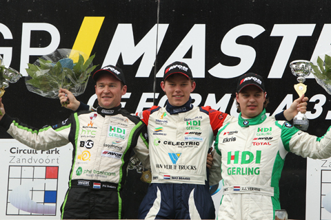 480_podium_9818 480_podium_9818