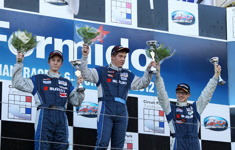 480_podium2_2424