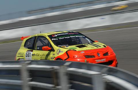 09_120526_race1_nieman