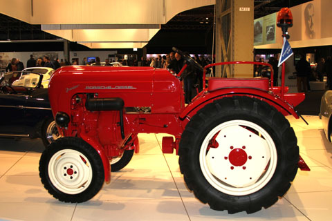 2014 Porsche Tractor Autoworld