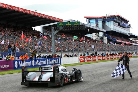130623 LM24 Finish vlag