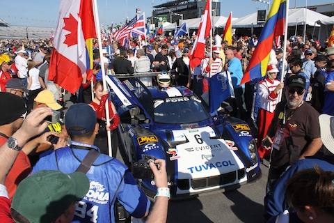 130126_rolex24_start_crowd