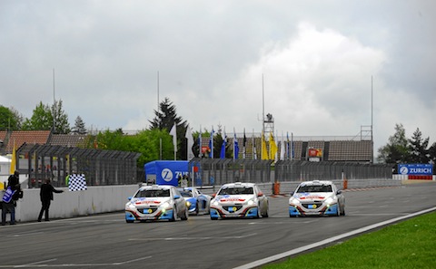 130521 24HNbr Peugeots