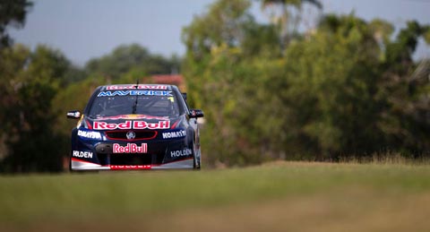 Whincup wint R1 in Darwin. Van Gisbergen 2e(kort)