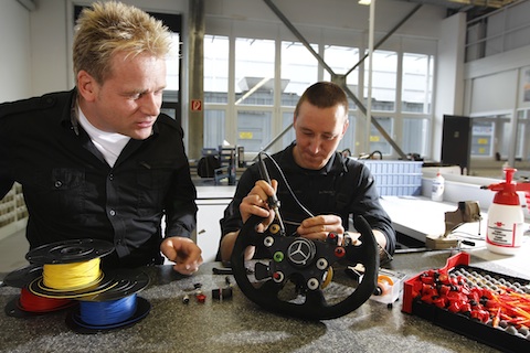 130226_dtm_mercedes_stuurwiel
