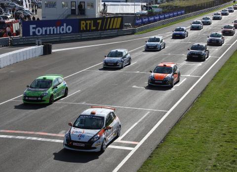 persbericht_-_dutch_renault_clio_cup_2013-essay3