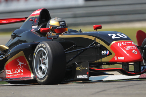 Tommy van Erp neemt leercurve op TT-circuit 2