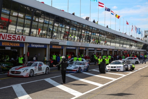 Pitlane Hankook 12H ZANDVOORT 800pix