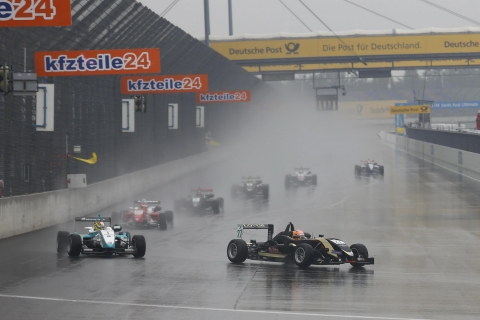 140915 F3 Start R1