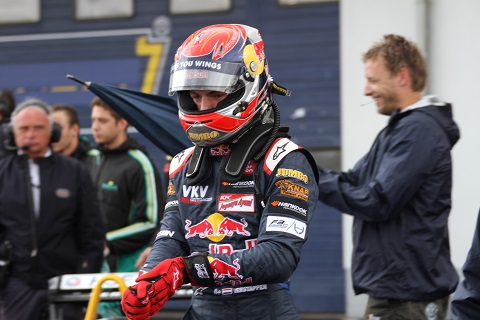 Verstappen onbedreigd naar pole bij eerste optreden als Red Bull-junior