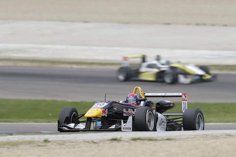141011 F3 Imola Q2 Verstappen actie