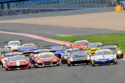 Silverstone start R2