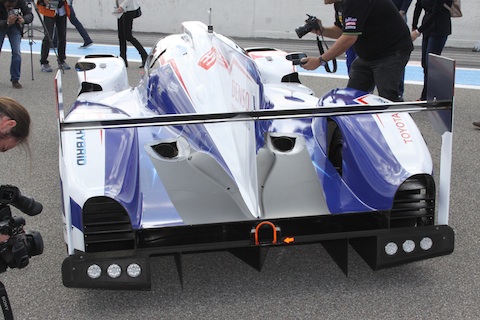 140327 Toyota achter