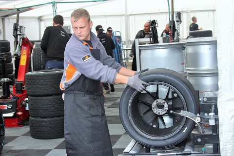 2014 DTM Tyrefitting
