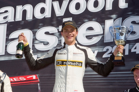GT3NL Max van Splunteren glundert op podium na zege Zandvoort Masters 140705