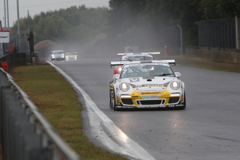 GT3NL Max van Splunteren en Mickey Bertram op weg naar de zege op Zolder 140628