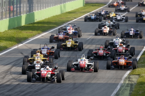 Persbericht - DTM 2015-pre4-F3-ThomasSuer-1-PB-1100
