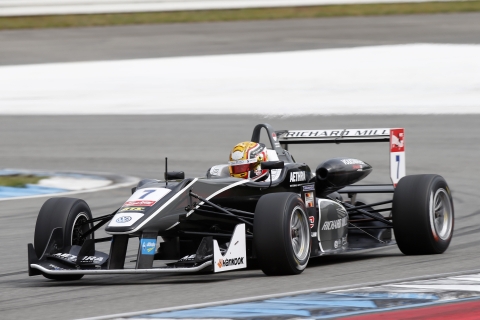 Persbericht - DTM 2015-pre4-F3-ThomasSuer-2-PB-1100