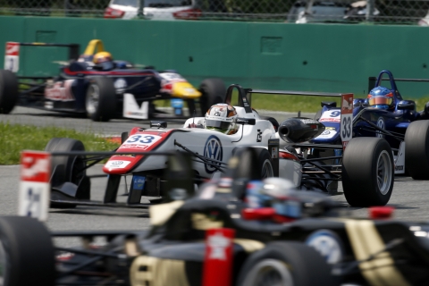 Persbericht - DTM 2015-pre4-F3-ThomasSuer-3-PB-1100