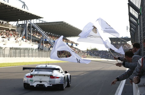 150830 WEC Porsche finish