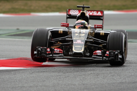 Lotus twee dagen het snelste op Barcelona, maar Mercedes oogt dreigend
