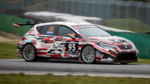 Overall Team Winner 24H SERIES Memac Ogilvy Duel Racing 800pix