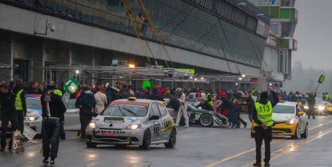 151009 12HBrno Quali pitlane