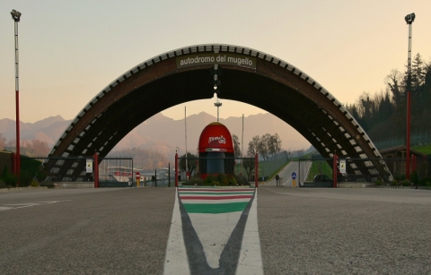 Mugello circuit 800pix