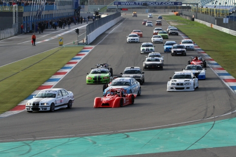 Start 5 Uur van Assen 2015 Foto Marc de Waart